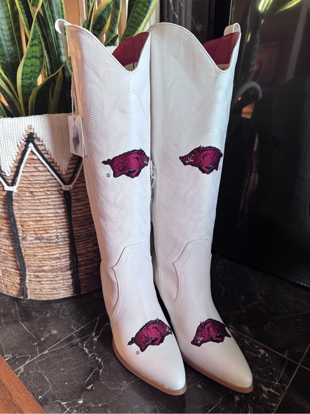 New with tags! White Cowgirl Boots with Embroidered Arkansas Razorback Go Hogs!